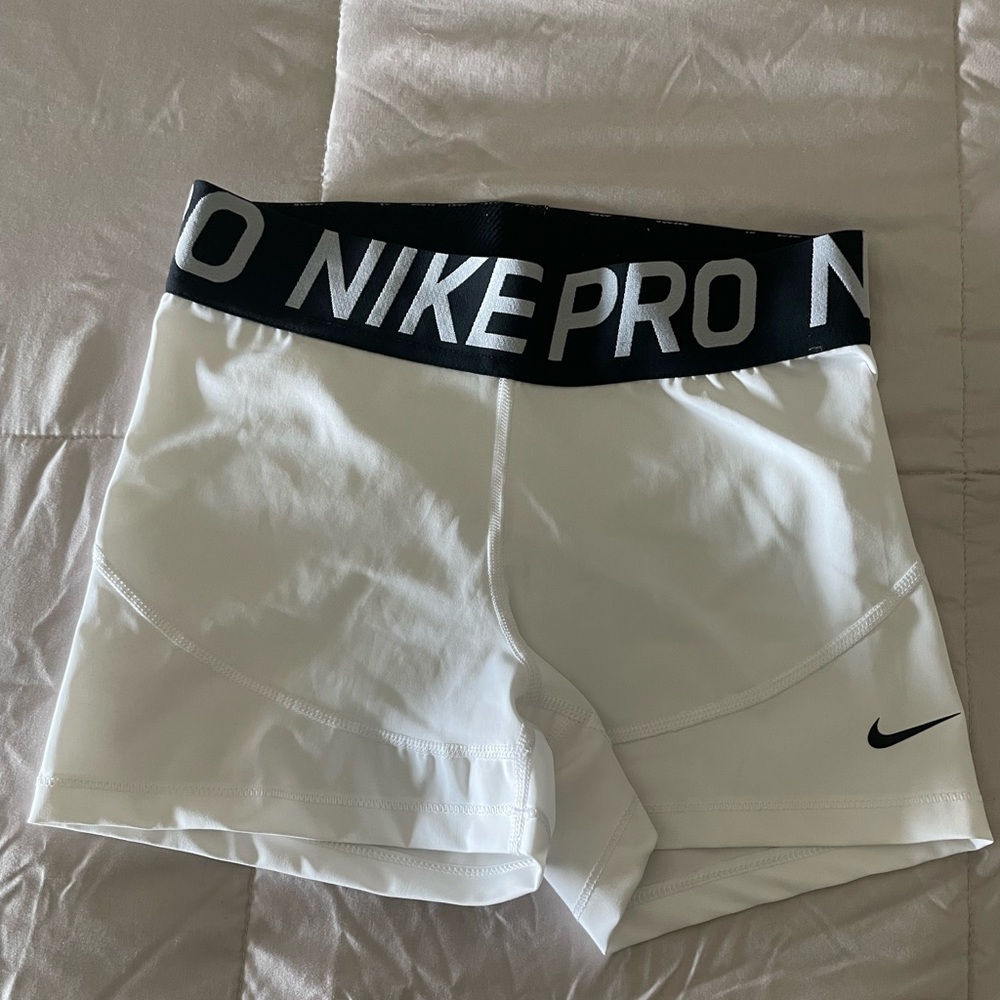 Nike Pro White Shorts Size M